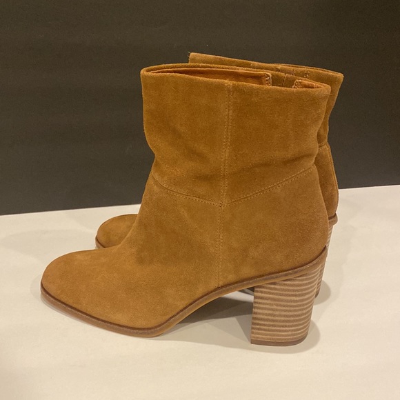 Lucky Brand caramel Brown suede ankle bootie Sz 8.5 - Picture 4 of 8